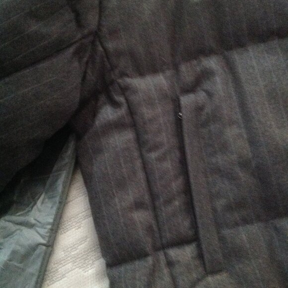 Theory Men's X-Large Dark Gray Pinstripe Puffer Coat - Never Worn - Picture 5 of 8